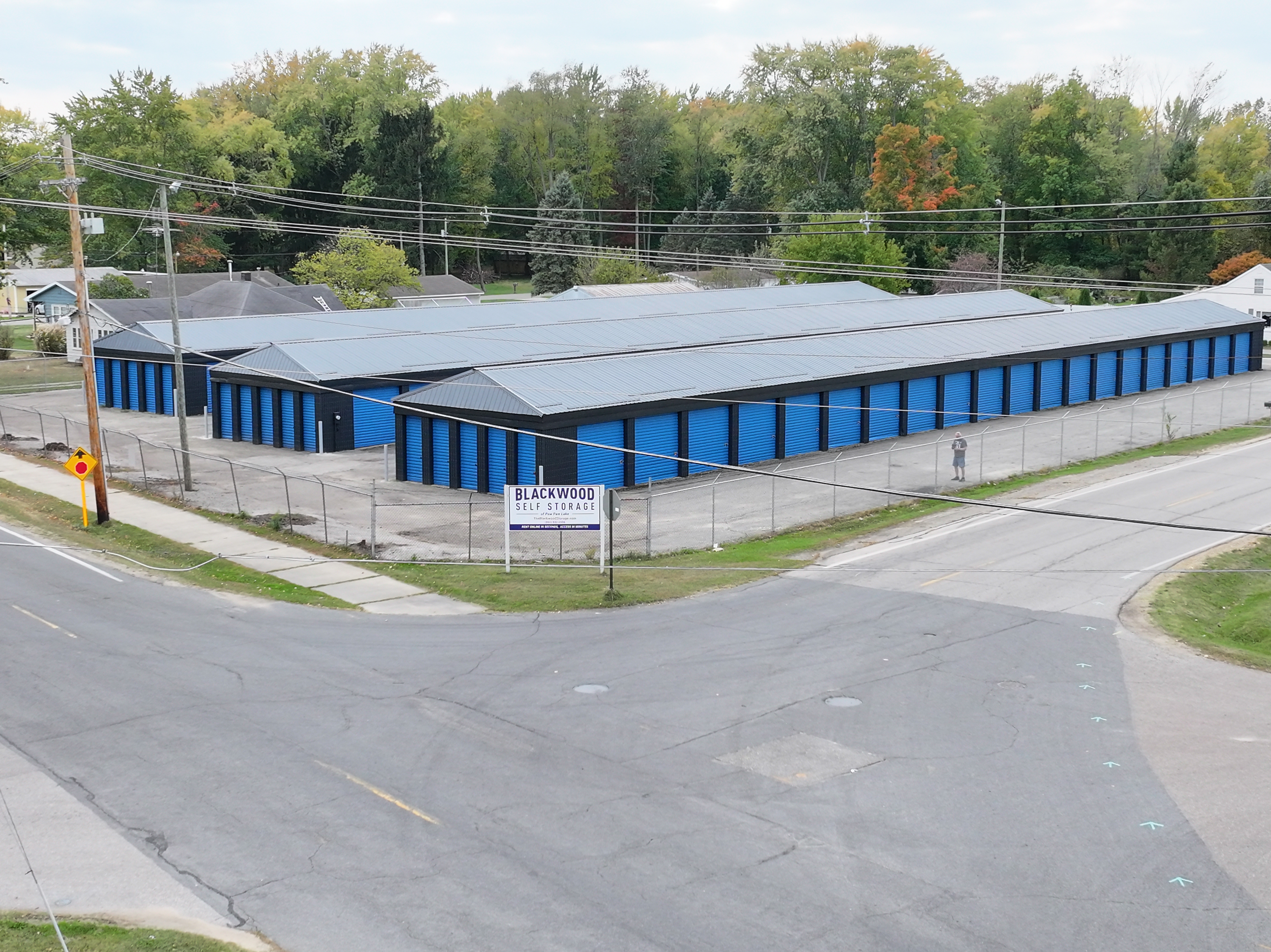 Large self storage facility with clean exterior areas and multiple unit sizes